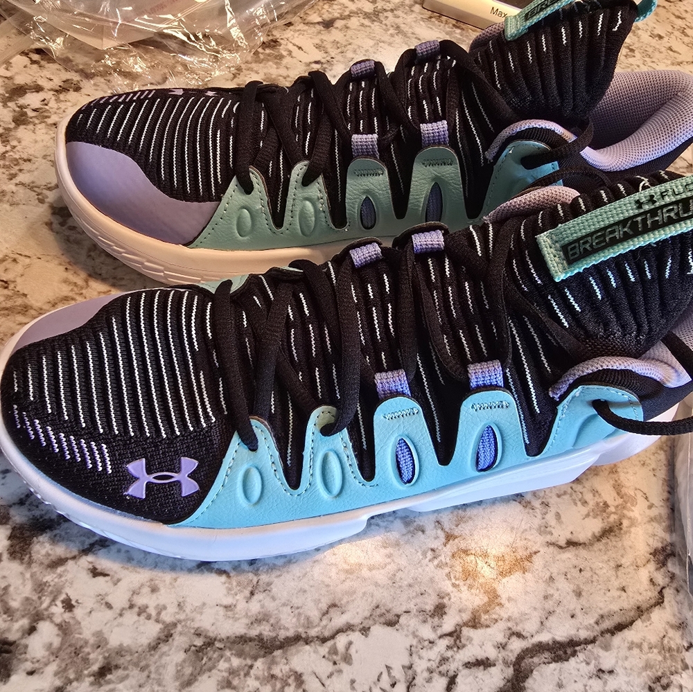 NEW UNDER ARMOUR SIZE 10 choose your color - Picture 8 of 11